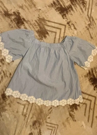 Haut bleu rayé Primark épaule dénudée taille 34, marke: Primark, zustand: Sehr gut, größe: XS / 34 / 6, 3,00 €, 3,85 € inklusive Vinted-Käuferschutz