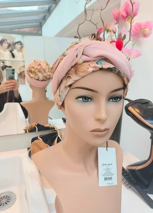 Sjaaltje speciaal voor kalend hoofdje, merk: boho spirit, staat: Nieuw met prijskaartje, maat: S, € 30,00, € 32,20 inclusief Kopersbescherming