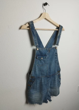 Peto corto vaquero Pull&Bear , marca: Pull & Bear, estado: Muy bueno, tamaño: S / 36 / 8, 12,00 €, 13,30 € Protección al comprador incluida