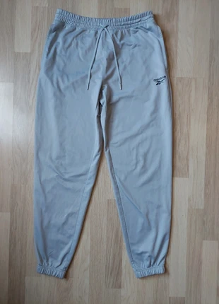 Jogging de survêtement Reebok gris clair – Taille M, marque: Reebok, état: Très bon état, taille: M, 9,99 €, 11,19 € Protection acheteurs incluse