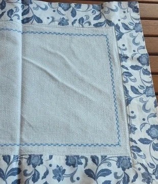 Tovaglietta con ricamo blu e fantasia floreale 🌸💙, marke: Mano, zustand: Gut, 3,50 €, 4,38 € inklusive Vinted-Käuferschutz