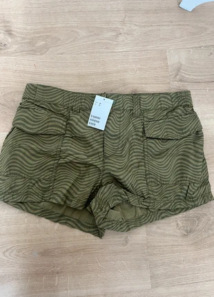 🟢 Short Kaki H&M Femme M/38 – Neuf avec Étiquette !, brand: H&M, condition: New with tags, size: M / 38 / 10, €3.50, €4.38 includes Buyer Protection Pro