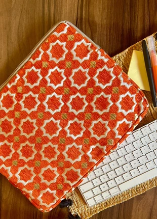 Housse d’ordinateur orange à motifs - artisanat marocain, marke: Souks & sables, zustand: Neu, 25,00 €, 26,95 € inklusive Vinted-Käuferschutz