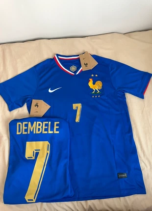 Maillot France 2024 Ousmane Dembélé Flocage Or Taille M, marke: Nike, zustand: Sehr gut, größe: M, 29,90 €, 32,10 € beinhaltet Vinted-Käuferschutz Pro
