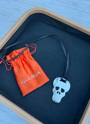 Sautoir Tête de mort en plaqué argent , marque: Gloria, état: Neuf avec étiquette, 55,00 €, 58,45 € Protection acheteurs incluse