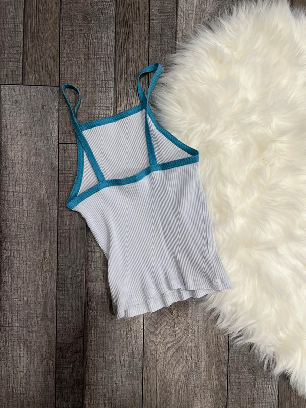 Cropped Tank Top 2