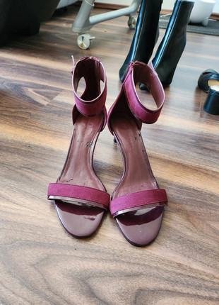 Obrázek k inzerátu: Wine red high heels EU 38