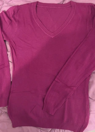 maglioncino fucsia con scollo a v taglia unica, brand: Maglione, condizioni: Ottime, taglia: Taglia unica, €5.00, €5.95 include la Protezione acquisti