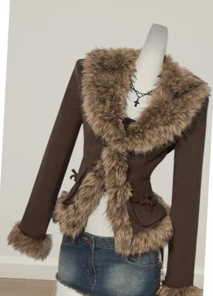 Veste courte marron à fausse fourrure, style 70s/Y2K, coupe ajustée, brand: friperie chic, condition: Very good, size: M / 38 / 10, €48.00, €51.10 includes Buyer Protection