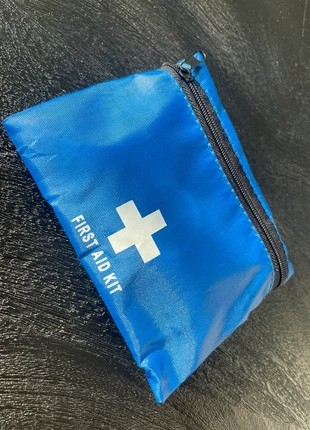 Mini first aid kit, staat: Nieuw met prijskaartje, € 2,00, € 2,80 inclusief Kopersbescherming
