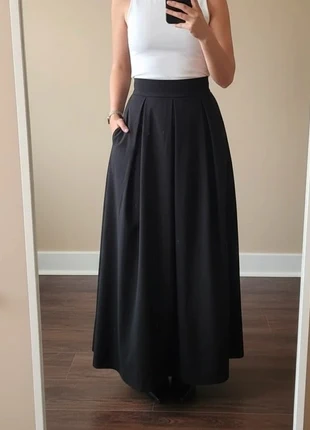 Jupe longue plissée élégante noire taille haute, zustand: Sehr gut, größe: S / 36 / 8, 29,99 €, 32,19 € beinhaltet Vinted-Käuferschutz Pro