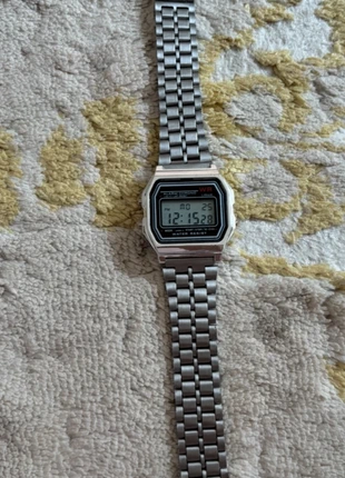 Montre style casio gris vintage y2k, marque: CASIO, état: Neuf sans étiquette, taille: Taille unique, 10,00 €, 11,20 € Protection acheteurs incluse