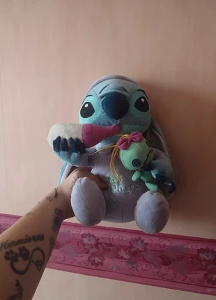 Peluche stitch, marque: Disney, état: Très bon état, taille: M, 15,00 €, 16,45 € Protection acheteurs incluse