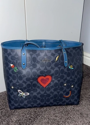 Coach F24592 City Tote in Signature Canvas With Souvenir Embroidery, brand: Coach, condition: Very good, £150.00, £158.20 includes Buyer Protection