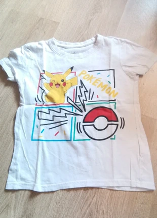 Tee shirt pokemon, état: Bon état, taille: 6 ans / 116 cm, 2,00 €, 2,80 € Protection acheteurs incluse