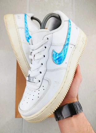 Baskets Sneackers Nike Air Force One AF1 Low 07 << Triple White Custom >> Taille 39, marque: Nike, état: Très bon état, taille: 39, 45,00 €, 47,95 € Protection acheteurs (Pro) incluse