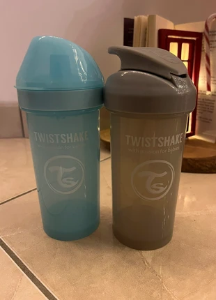 Lot de 2 gourdes Twistshake anti-fuite pour bébé - comme neuf, brand: Twistshake, condition: Very good, €8.00, €9.10 includes Buyer Protection