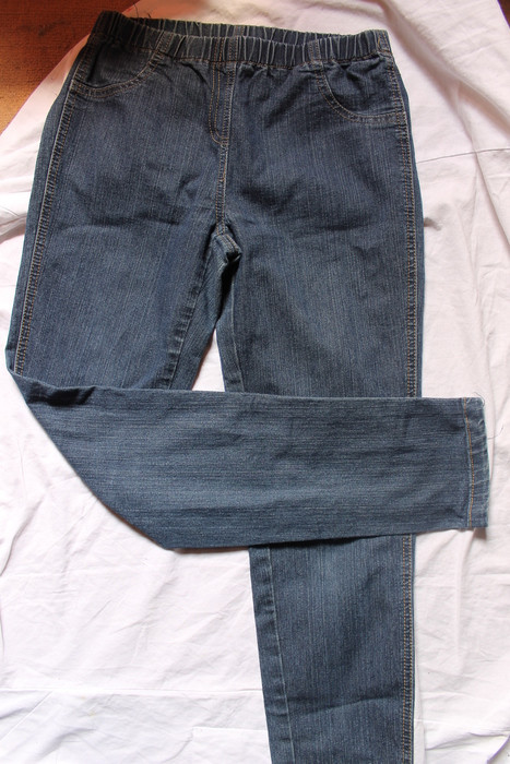 Jean/legging slim couleur bleu foncé avec poches au dos taille 12/13 ans 1