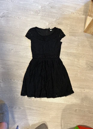 Petite robe noire avec doublure , marque: H&M Divided, état: Très bon état, taille: S / 36 / 8, 2,00 €, 2,80 € Protection acheteurs incluse