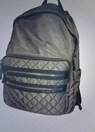 Rucksack khaki olivegrün, marque: New Look, état: Très bon état, 4,00 €, 4,90 € Protection acheteurs incluse