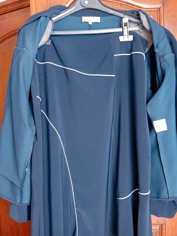 Ensemble veste et jupe évasée. - photo numéro 3