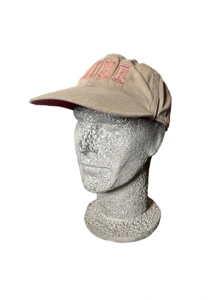 Casquette Nike vintage beige rose brodée - adjustable, marca: Nike, estado: Satisfatório, tamanho: Tamanho único, €10.00, €11.20 inclui Proteção do Comprador