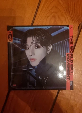 Album The World ep1 Wooyoung ver Ateez, état: Neuf sans étiquette, 3,00 €, 3,85 € Protection acheteurs incluse