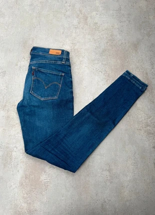 Jean Levis Super Skinny Femme Blue vintage – Taille 34 (W27 L30), marque: Levi's, état: Très bon état, taille: XS / 34 / 6, 28,00 €, 30,10 € Protection acheteurs incluse