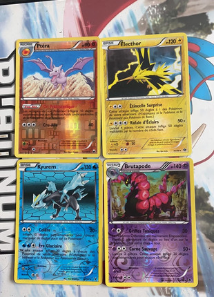 Lot de cartes Pokémon rares holographiques et reverses