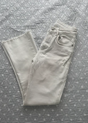 Vaqueros flare blancos, marca: Zara, estado: Nuevo sin etiquetas, tamaño: S / 36 / 8, 5,00 €, 5,95 € Protección al comprador incluida