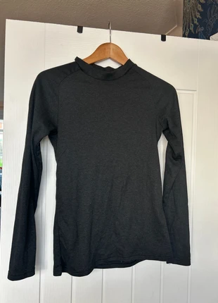 Woman’s thermal top size small, brand: Decathlon, condition: Good, size: S / 8, £1.50, £2.28 includes Buyer Protection