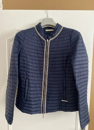 Blouson marine en duvet Liu jo taille 42 ( 46 italien), marque: Liu Jo, état: Très bon état, taille: XL / 42 / 14, 44,00 €, 46,90 € Protection acheteurs incluse