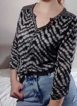 Blouse grise manche 3/4 , marque: Camaïeu, état: Très bon état, taille: S / 36 / 8, 6,00 €, 7,00 € Protection acheteurs incluse