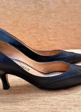 Escarpins noir Yves Saint Laurent taille 36,5, brand: Yves Saint Laurent, condizioni: Ottime, taglia: 36.5, €85.00, €89.95 include la Protezione acquisti Pro