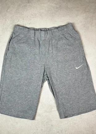 Short en coton Nike gris logo brodé blanc taille S, marque: Nike, état: Très bon état, taille: S, 25,00 €, 26,95 € Protection acheteurs incluse