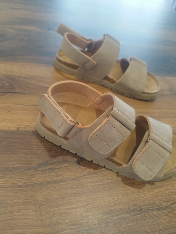Sandale "Creeks" neuve taille 30 - photo numéro 3