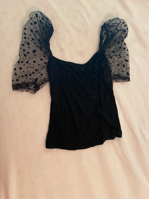 NWOT Puff Sleeve Top 1