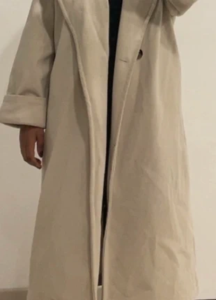 Long manteau blanc cassé, état: Très bon état, taille: Taille unique, 8,00 €, 9,10 € Protection acheteurs incluse
