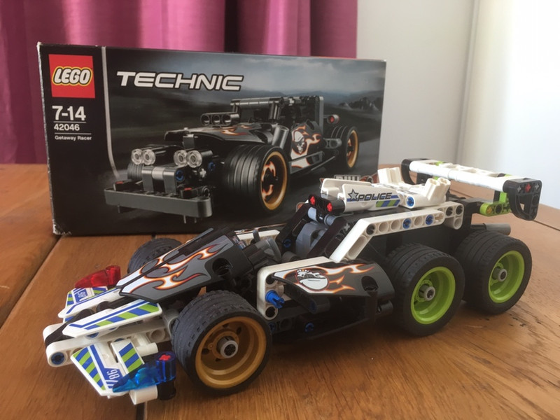 LEGO Technic - La voiture du fuyard - 42046
