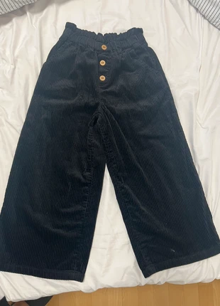 Pantalon large en velour, marque: MNG, état: Très bon état, taille: 10 ans / 140 cm, 4,00 €, 4,90 € Protection acheteurs incluse