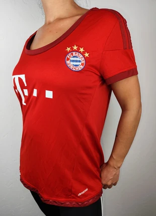 T-shirt Adidas Bayern Munich – Taille XL – Rouge – Logo brodé – Col rond large #309, brand: adidas, condition: Very good, size: XL / 42 / 14, €20.00, €21.70 includes Buyer Protection