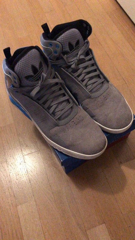 Adidas sales montant grise