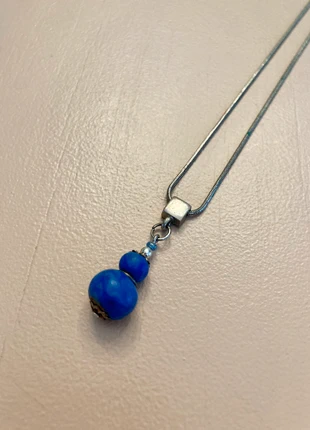 Ketting met blauwe hanger, staat: Nieuw zonder prijskaartje, € 3,00, € 3,85 inclusief Kopersbescherming