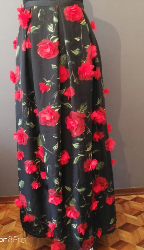 Gonna lunga nera fiori in rilievo Vinted