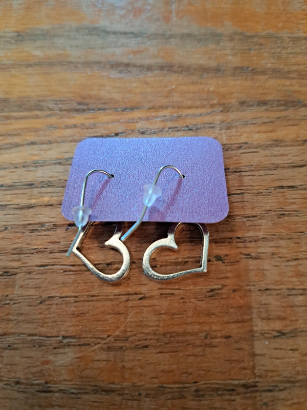 Silver heart outline earrings 2