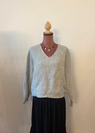 H&M Pull Gris col V, marque: H&M, état: Bon état, taille: XS / 34 / 6, 9,00 €, 10,15 € Protection acheteurs incluse