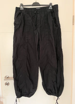 Black Zara parachute pants, marque: Zara, état: Satisfaisant, taille: XXL / 44 / 16, 5,50 €, 6,48 € Protection acheteurs incluse