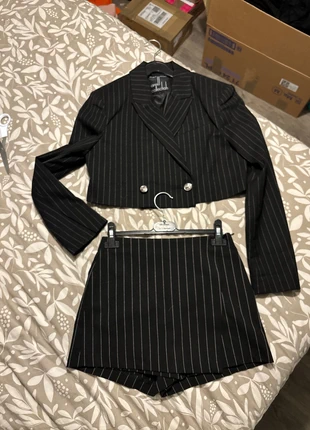 Vends tailleur avec jupe, short, XS et la veste en 36 38, brand: amis collection, condition: Very good, size: M / 38 / 10, €10.00, €11.20 includes Buyer Protection