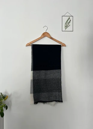 Écharpe chaude tricolore noire blanche et grise femme, marque: sans marque, état: Très bon état, 3,99 €, 4,89 € Protection acheteurs incluse