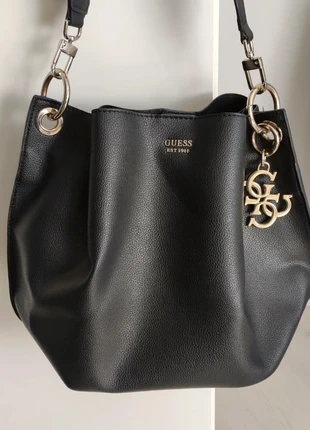 Sac Guess Noir, marke: GUESS, zustand: Sehr gut, 30,00 €, 32,20 € inklusive Vinted-Käuferschutz